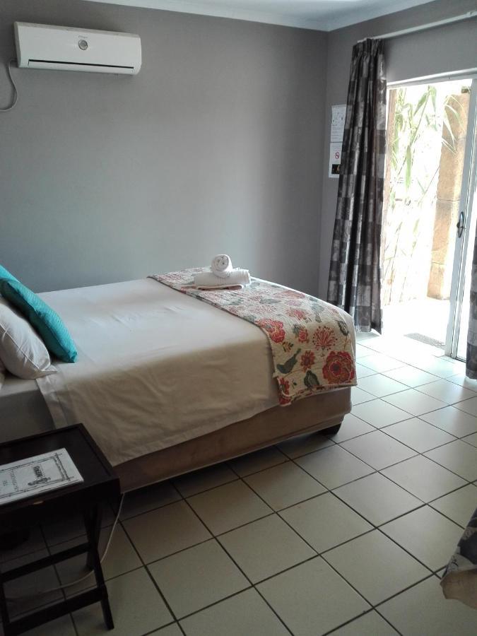 Waterside Lodge Cc Piet Retief Kültér fotó