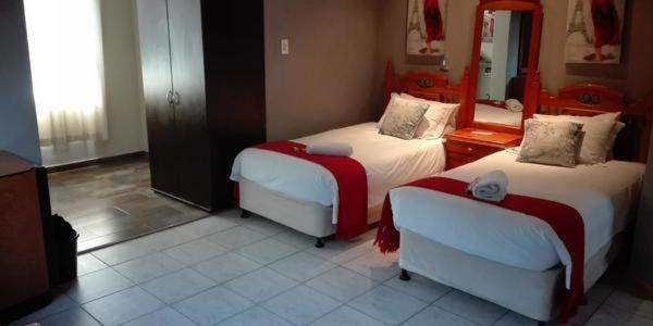 Waterside Lodge Cc Piet Retief Kültér fotó